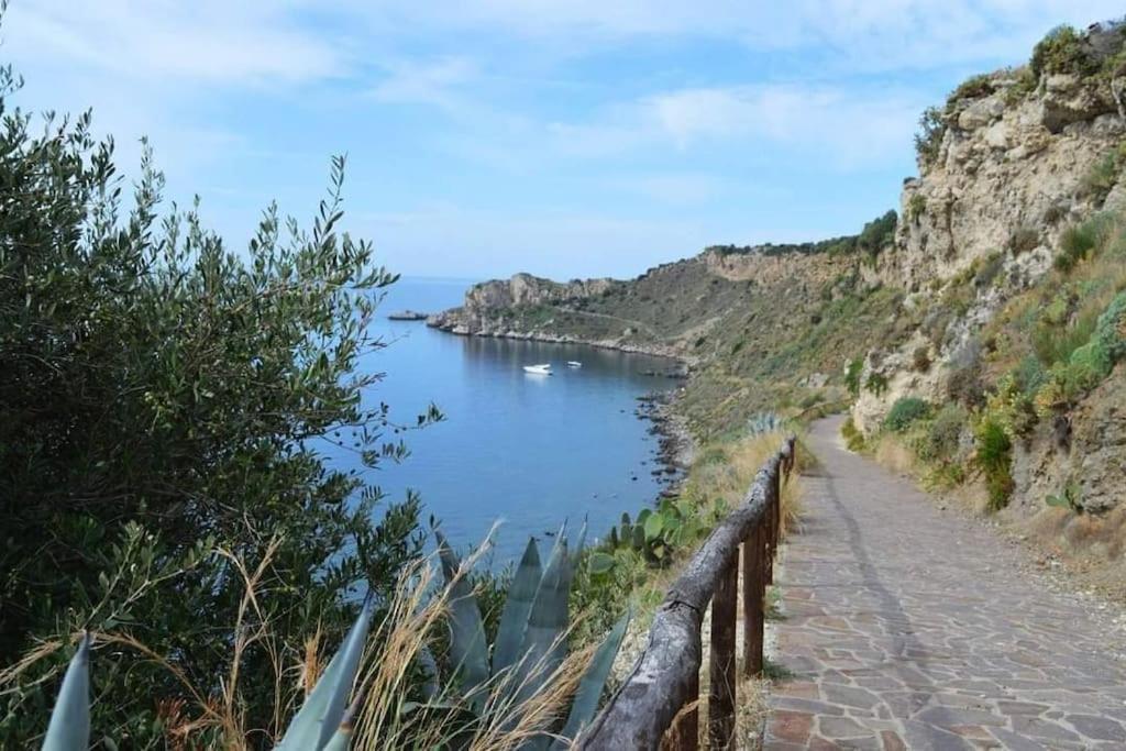 Casa Vacanze Il Nido - 4 Stelle Milazzo Exteriör bild